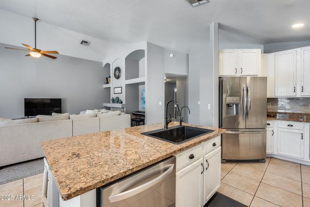 7435 W TRAILS Drive, Glendale, AZ 85308