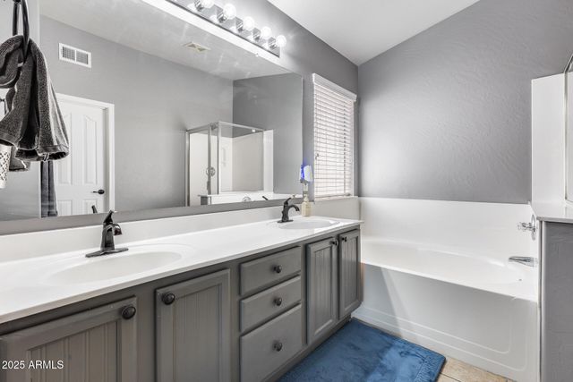 7435 W TRAILS Drive, Glendale, AZ 85308