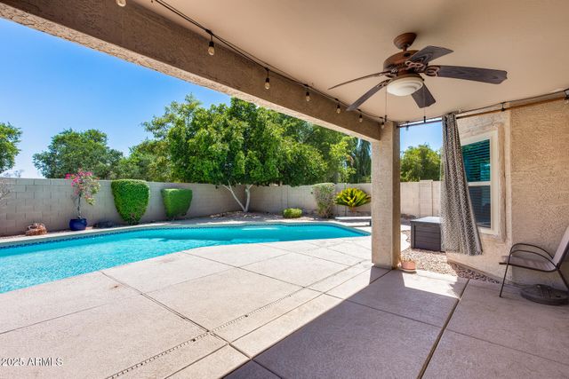 7435 W TRAILS Drive, Glendale, AZ 85308