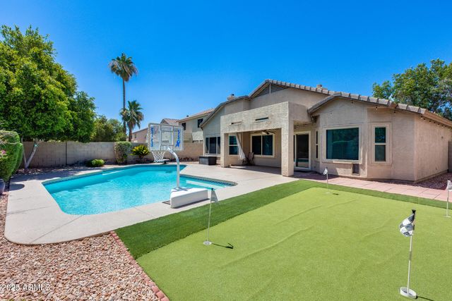 7435 W TRAILS Drive, Glendale, AZ 85308