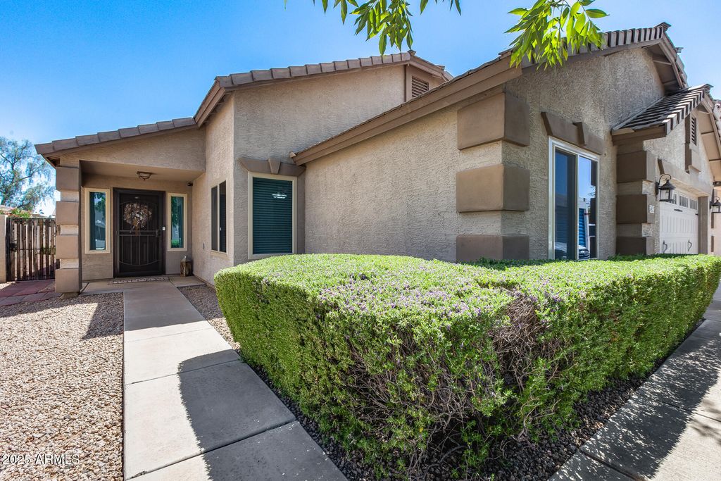 7435 W TRAILS Drive, Glendale, AZ 85308 — photo 2