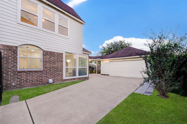 2027 Westshore Drive, Missouri City, TX 77459