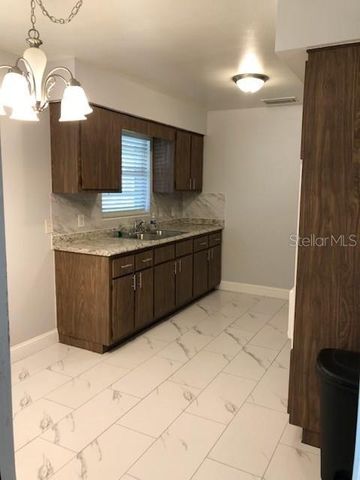 1210 ROBIE AVENUE, Mount Dora, FL 32757