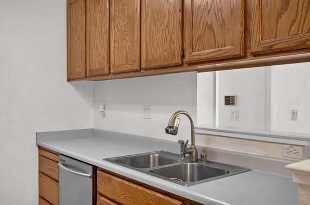 505 Harling Ct, Rio Linda, CA 95673