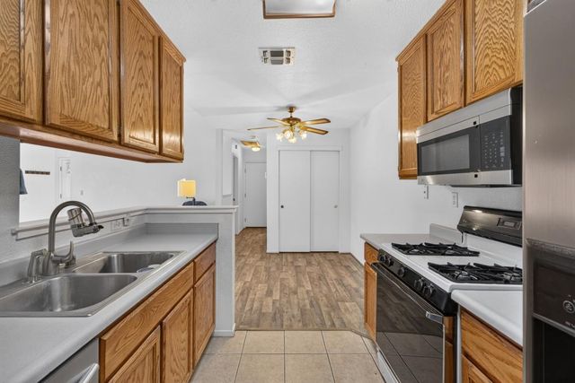 505 Harling Ct, Rio Linda, CA 95673