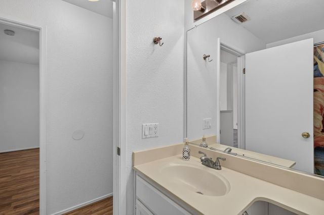 505 Harling Ct, Rio Linda, CA 95673