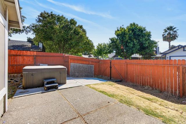 505 Harling Ct, Rio Linda, CA 95673