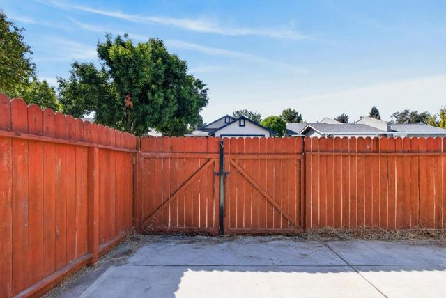 505 Harling Ct, Rio Linda, CA 95673