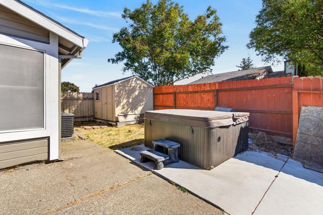 505 Harling Ct, Rio Linda, CA 95673