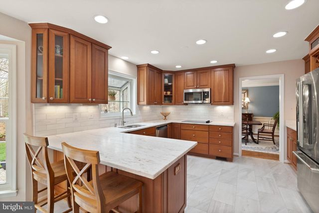 4928 NOVAK LN, Fairfax, VA 22030