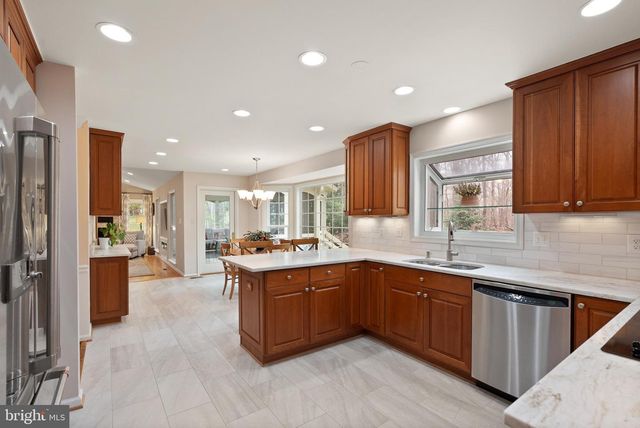 4928 NOVAK LN, Fairfax, VA 22030