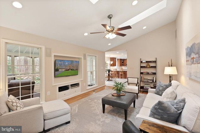 4928 NOVAK LN, Fairfax, VA 22030