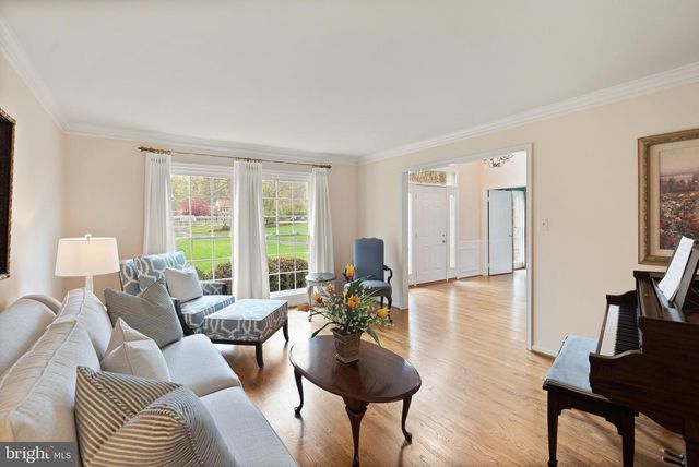 4928 NOVAK LN, Fairfax, VA 22030
