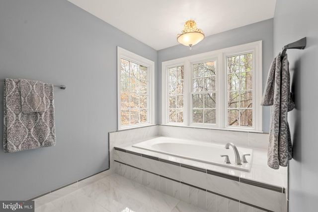 4928 NOVAK LN, Fairfax, VA 22030