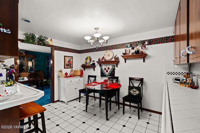 801 S 69th Ave, Yakima, WA 98908