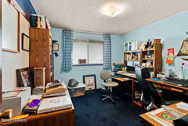 801 S 69th Ave, Yakima, WA 98908