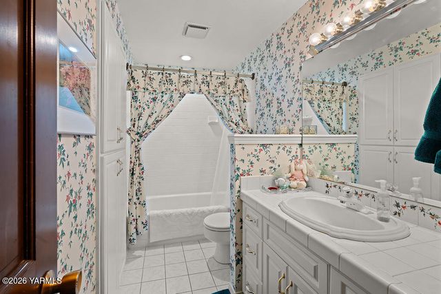 801 S 69th Ave, Yakima, WA 98908