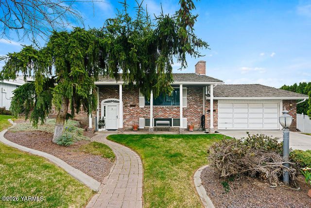 801 S 69th Ave, Yakima, WA 98908