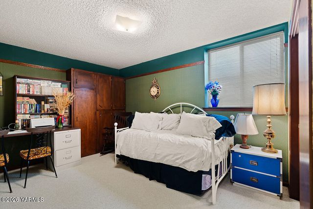 801 S 69th Ave, Yakima, WA 98908