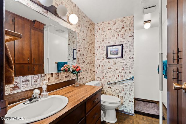 801 S 69th Ave, Yakima, WA 98908