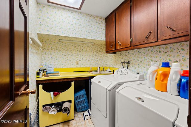 801 S 69th Ave, Yakima, WA 98908