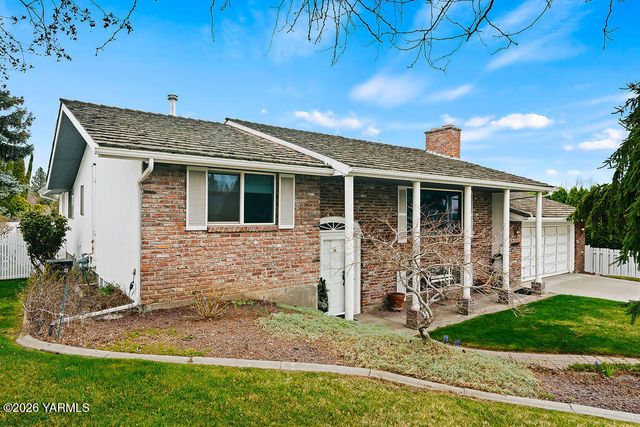 801 S 69th Ave, Yakima, WA 98908