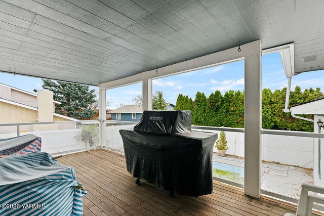 801 S 69th Ave, Yakima, WA 98908