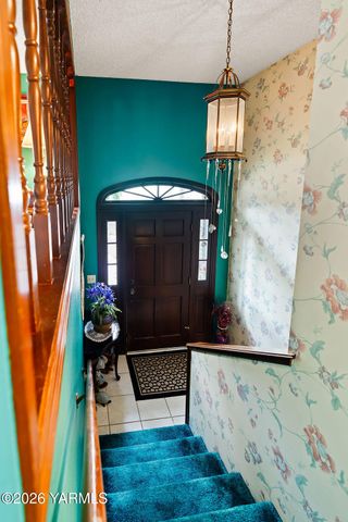 801 S 69th Ave, Yakima, WA 98908