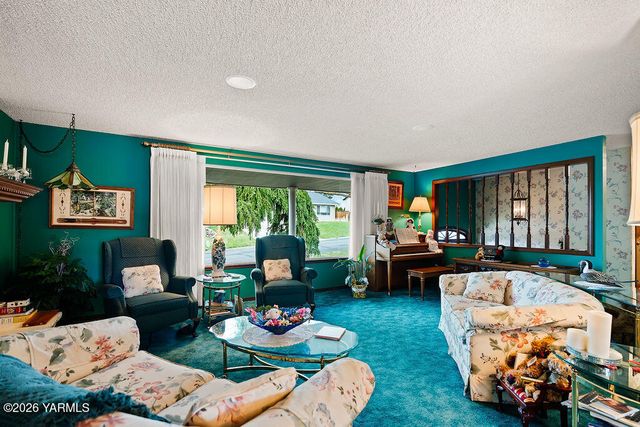 801 S 69th Ave, Yakima, WA 98908