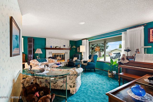 801 S 69th Ave, Yakima, WA 98908