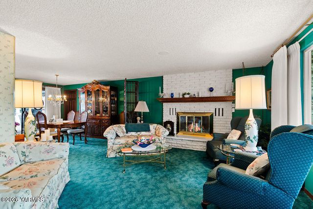 801 S 69th Ave, Yakima, WA 98908