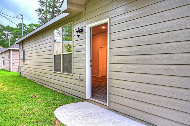 12091 Canal Street, Willis, TX 77318