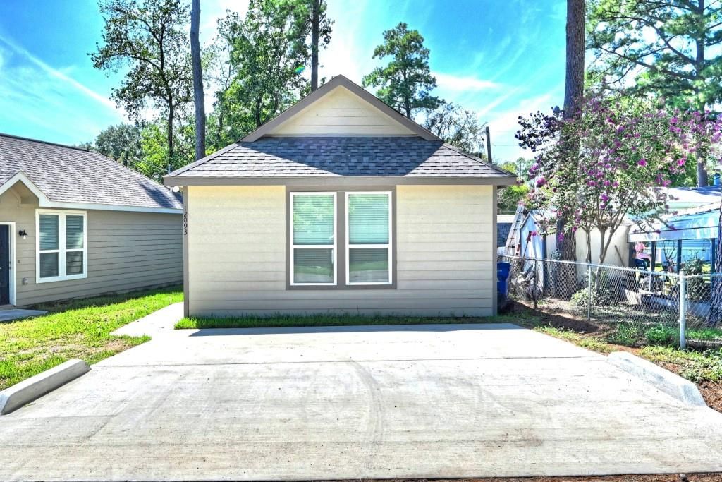 12091 Canal Street, Willis, TX 77318