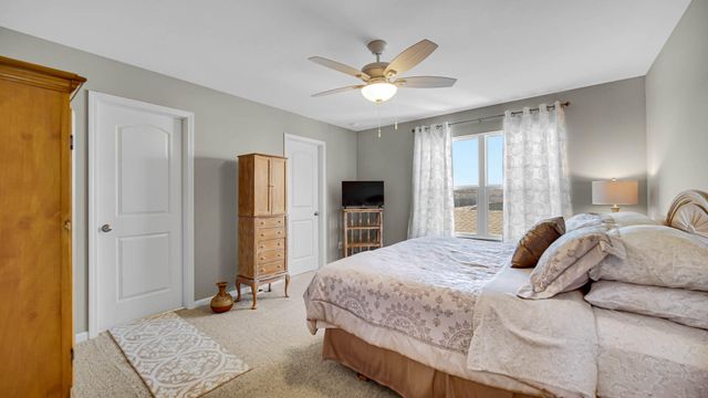 911 E 113th Lane, Crown Point, IN 46307