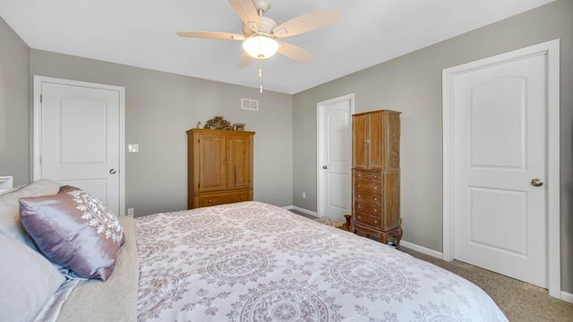 911 E 113th Lane, Crown Point, IN 46307