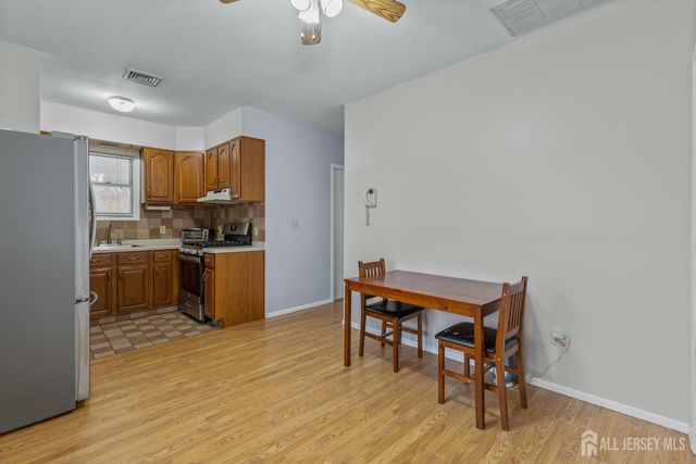 33 Kearney Road, Sayreville, NJ 08879