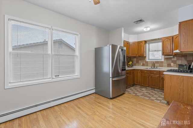 33 Kearney Road, Sayreville, NJ 08879