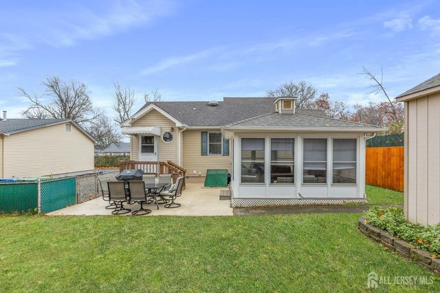 33 Kearney Road, Sayreville, NJ 08879