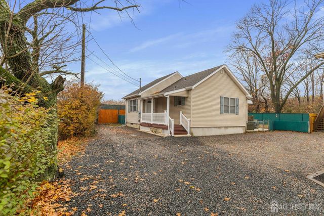 33 Kearney Road, Sayreville, NJ 08879