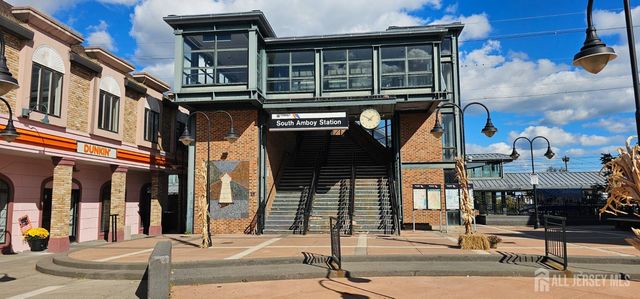 33 Kearney Road, Sayreville, NJ 08879