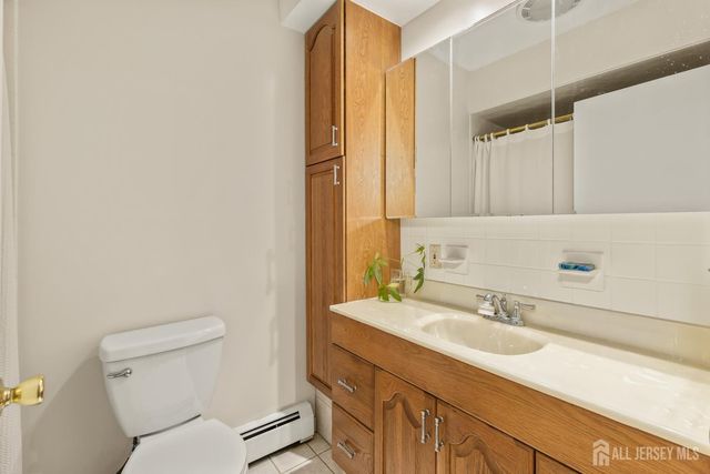 33 Kearney Road, Sayreville, NJ 08879