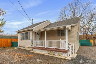 33 Kearney Road, Sayreville, NJ 08879