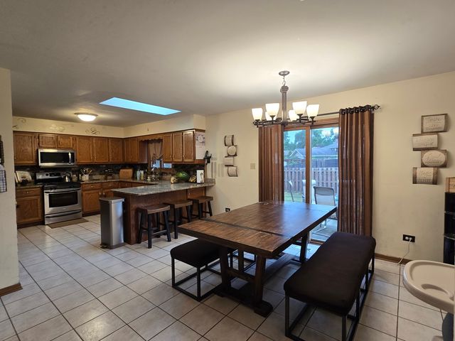 18510 Willow Lane, Lansing, IL 60438