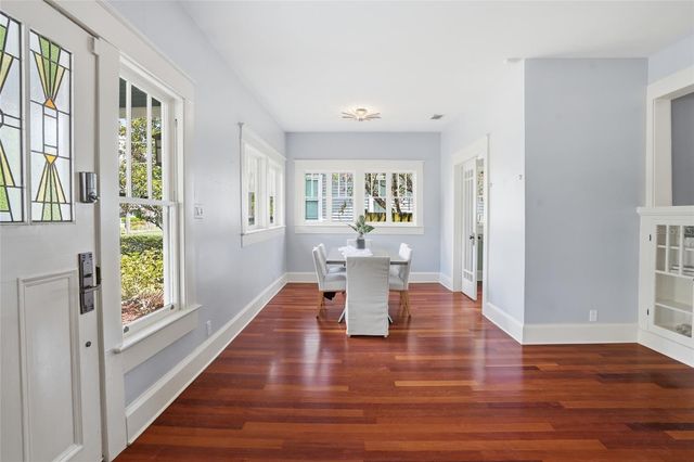 2116 W WATROUS AVENUE, Tampa, FL 33606