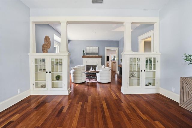 2116 W WATROUS AVENUE, Tampa, FL 33606