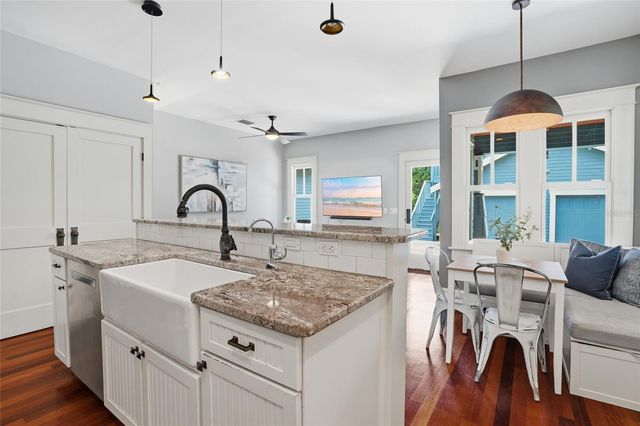 2116 W WATROUS AVENUE, Tampa, FL 33606