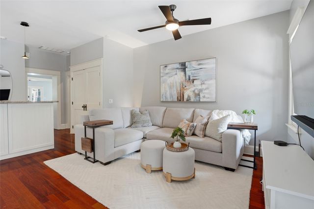 2116 W WATROUS AVENUE, Tampa, FL 33606