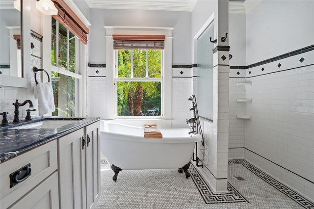 2116 W WATROUS AVENUE, Tampa, FL 33606