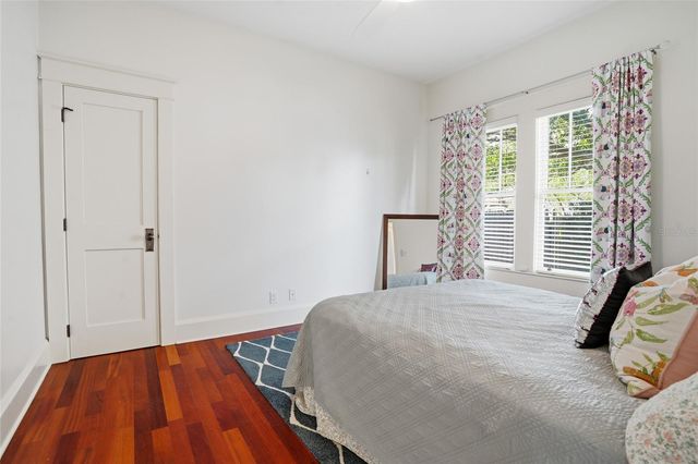 2116 W WATROUS AVENUE, Tampa, FL 33606