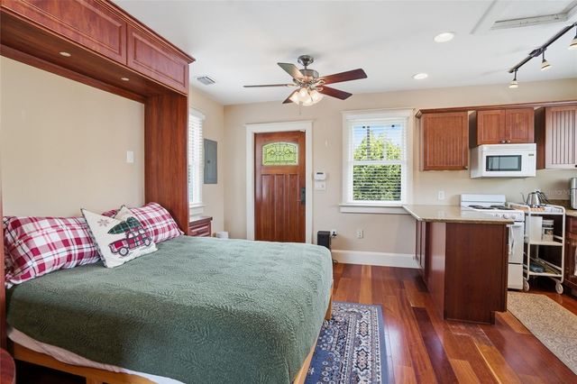 2116 W WATROUS AVENUE, Tampa, FL 33606